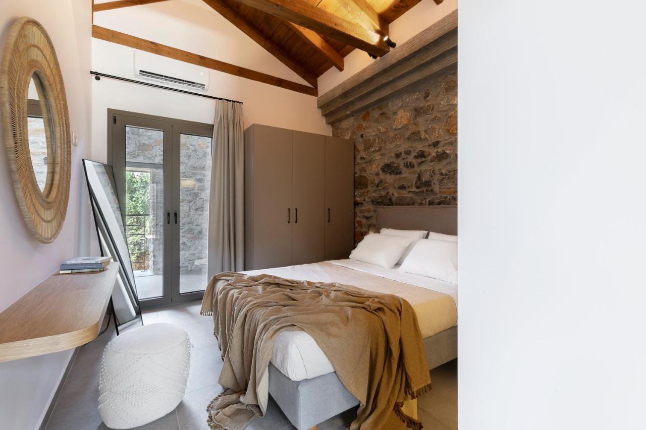 Lichnos Luxury Suites Sourpi Exterior photo