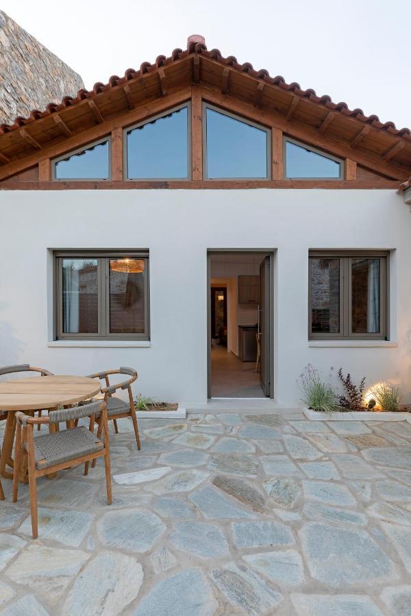 Lichnos Luxury Suites Sourpi Exterior photo