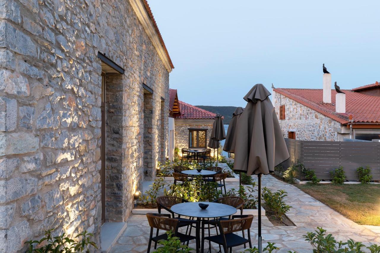 Lichnos Luxury Suites Sourpi Exterior photo