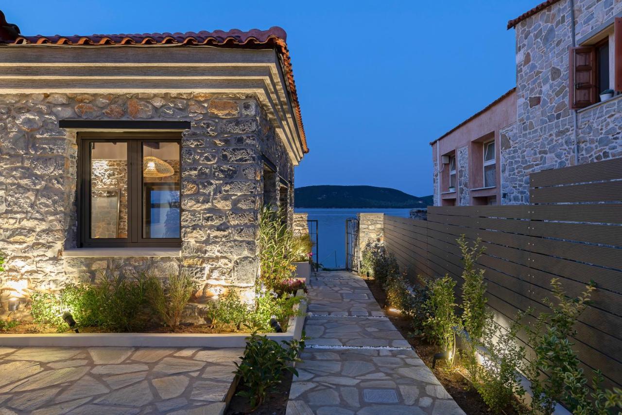 Lichnos Luxury Suites Sourpi Exterior photo