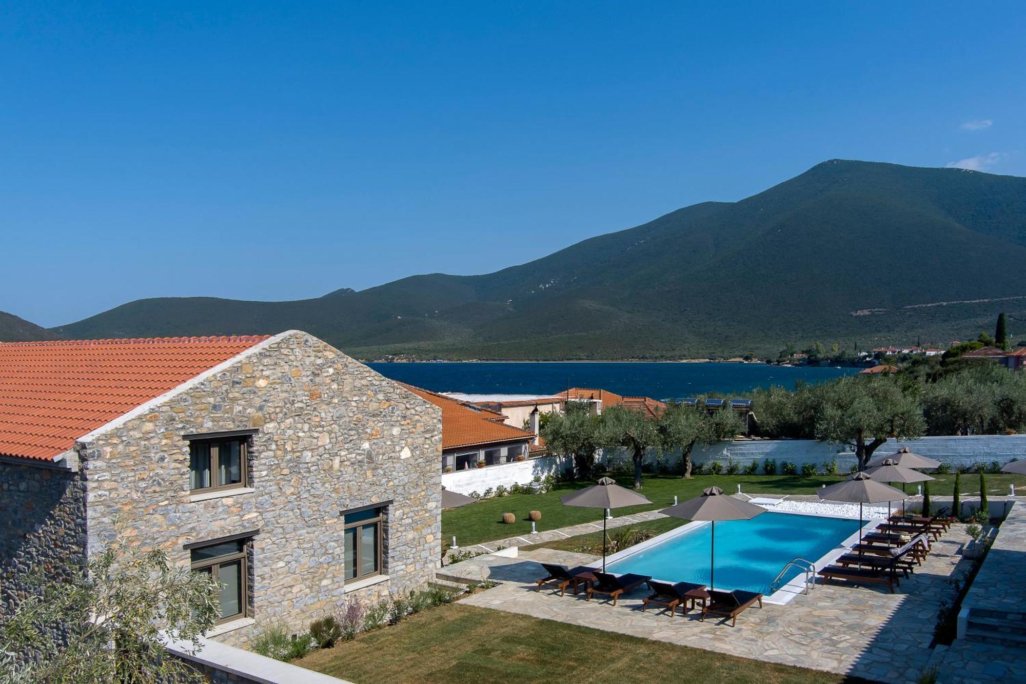Lichnos Luxury Suites Sourpi Exterior photo