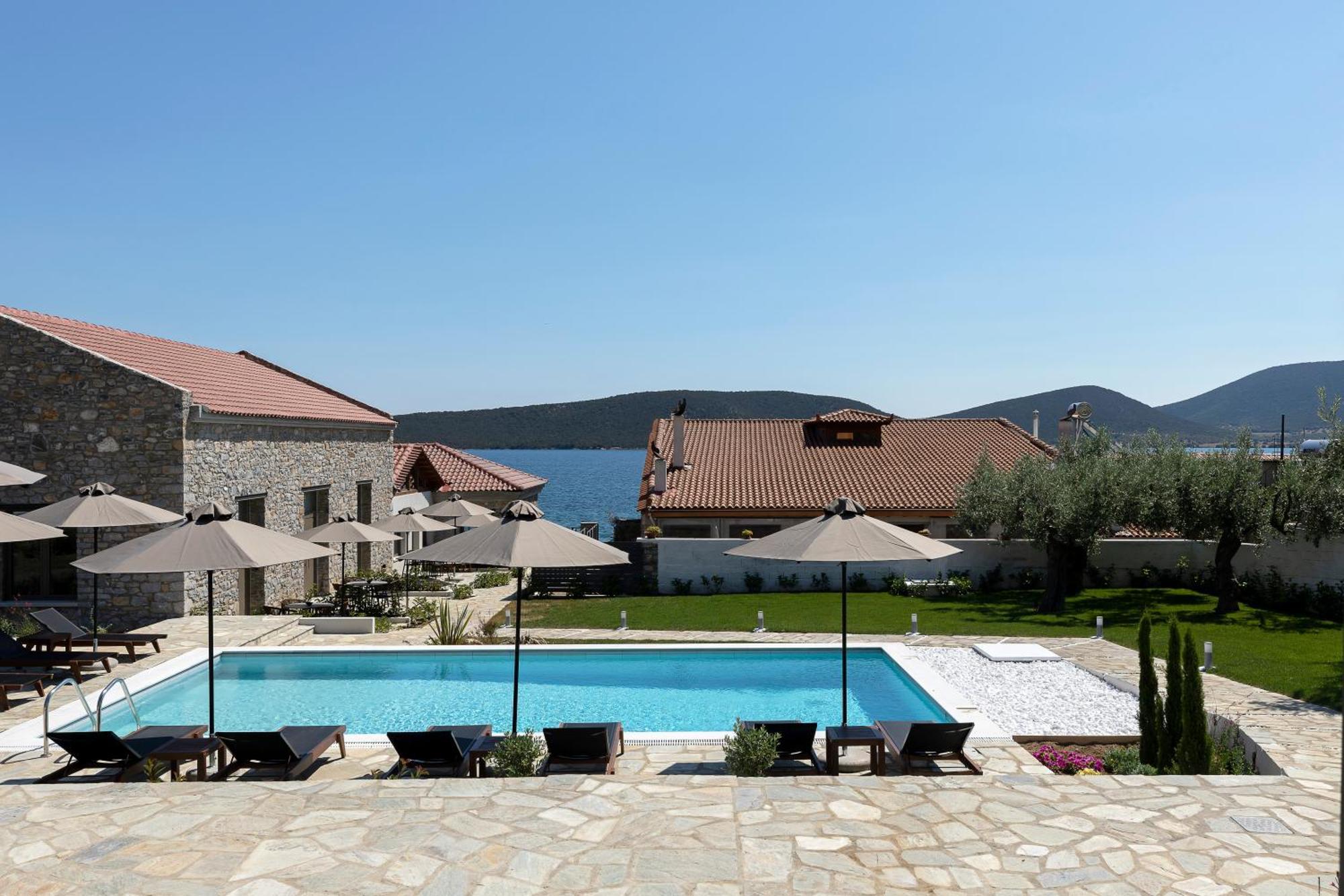 Lichnos Luxury Suites Sourpi Exterior photo